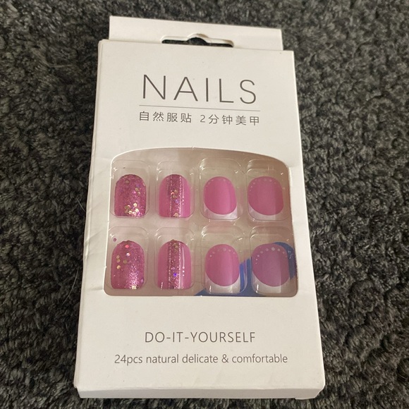 Manicure in minutes! Do it yourself press on nails! 24 nails in each pack. - Picture 2 of 5